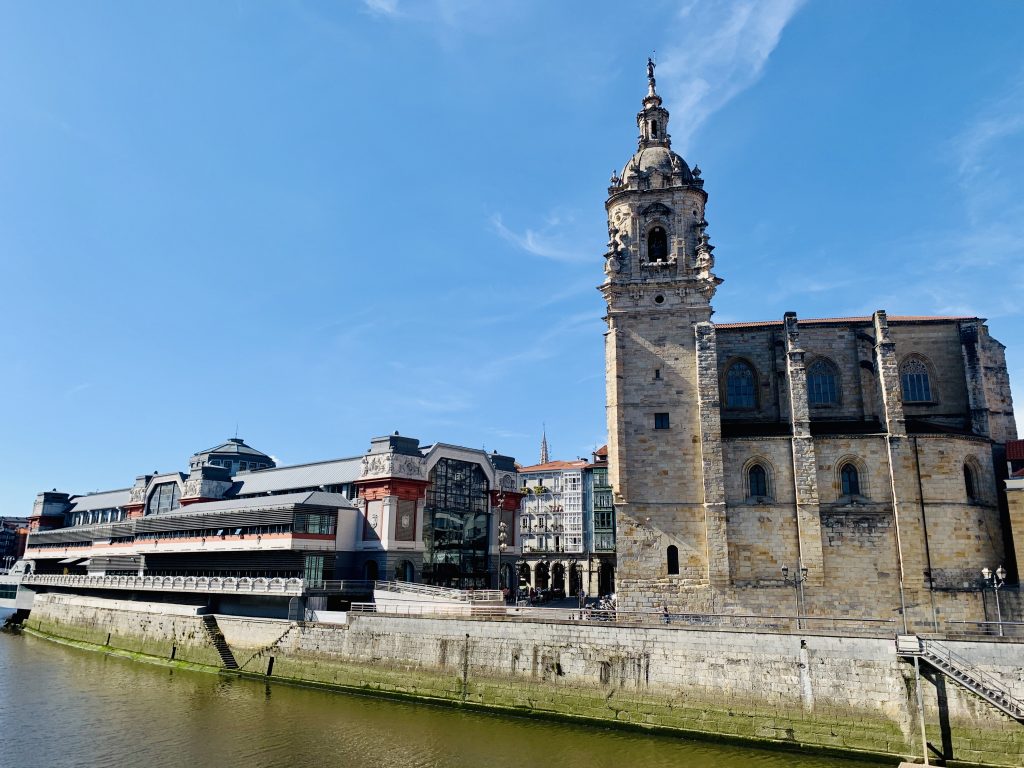 Mercado de la Ribera a kostol San Antón, Bilbao